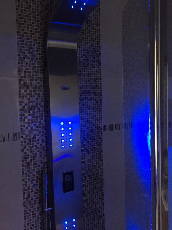 Le Love Spa Лион Экстерьер фото