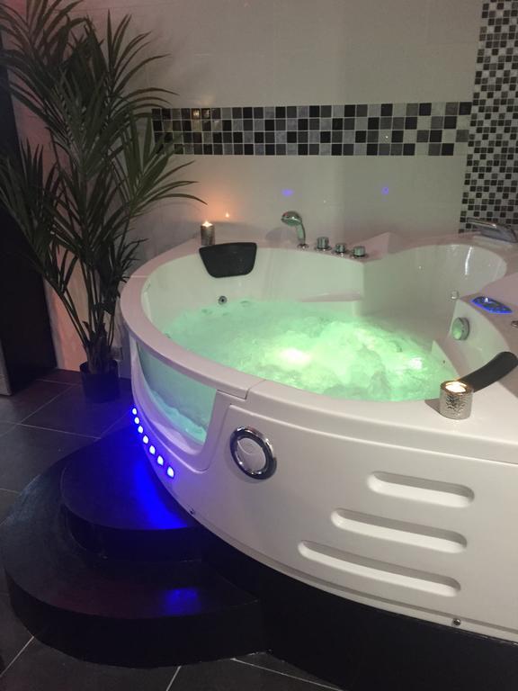 Le Love Spa Лион Номер фото