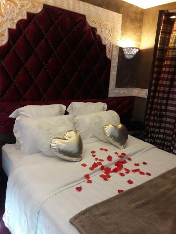 Le Love Spa Лион Экстерьер фото
